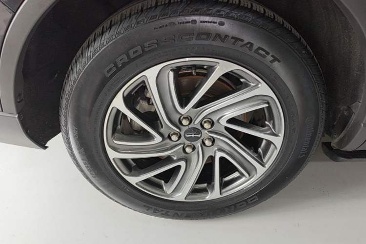 Used Lincoln Aviator 2020 3.0T V6 All-Wheel-Drive Premium Edition Right Rear Wheel Hub