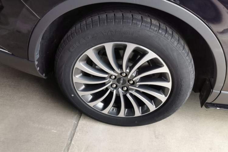 Used Lincoln Aviator 2020 3.0T V6 All-Wheel-Drive Luxury Edition Right Rear Wheel Hub