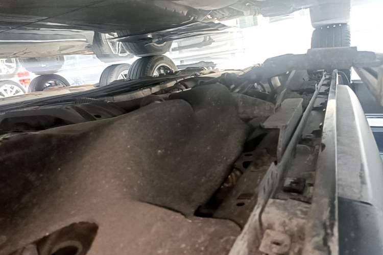 Used Lincoln Aviator 2020 3.0T V6 All-Wheel Drive Executive Version Right Side Sill