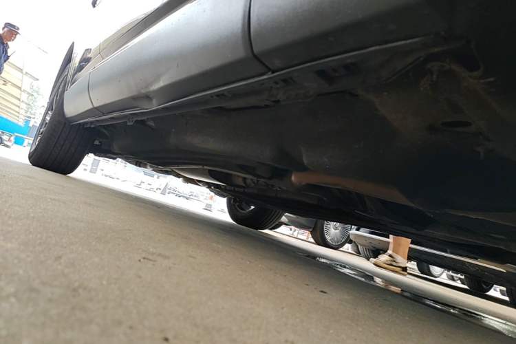 Used Lincoln Aviator 2020 3.0T V6 Four-Wheel Drive Premium Edition Right Side Sill