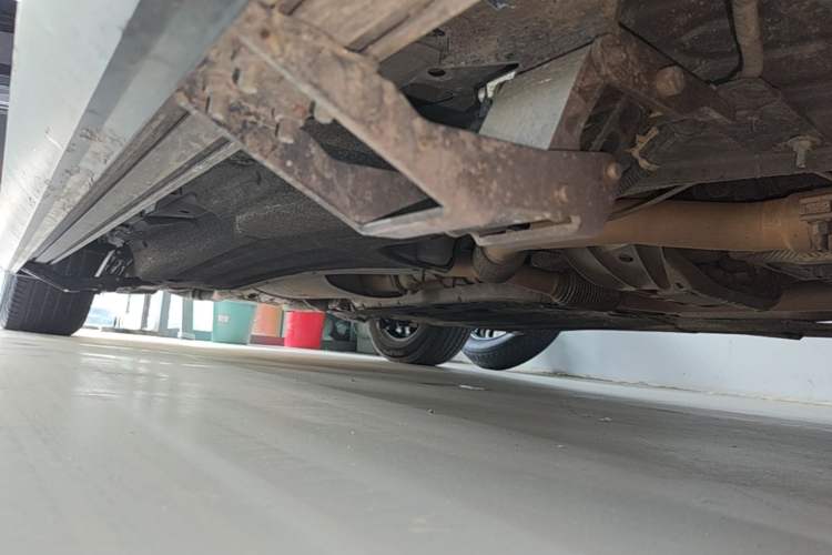 Used Lincoln Aviator 2020 3.0T V6 All-Wheel-Drive Premium Edition Right Side Sill