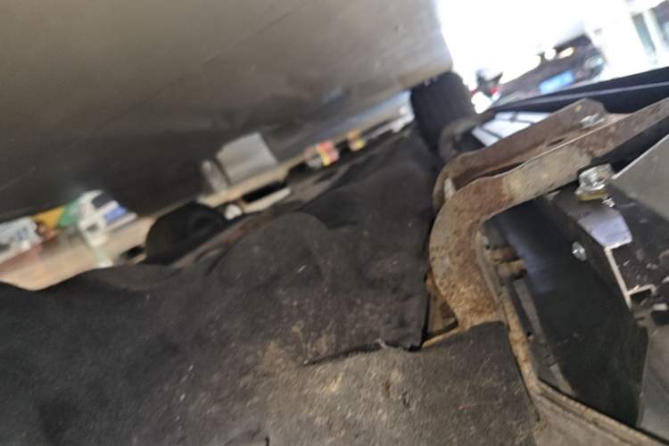 Used Lincoln Aviator 2020 3.0T V6 All-Wheel-Drive Premium Edition Right Side Sill