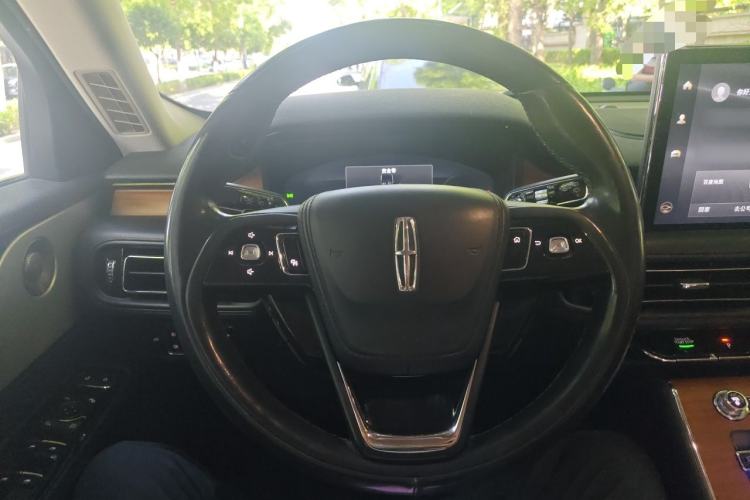Used Lincoln Aviator 2020 3.0T V6 All-Wheel Drive Executive Version Steering Wheel