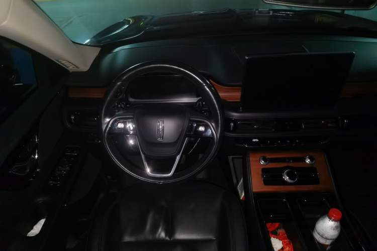 Used Lincoln Aviator 2020 3.0T V6 Four-Wheel Drive Premium Edition Steering Wheel