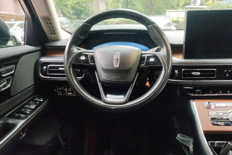 Used Lincoln Aviator 2020 3.0T V6 Four-Wheel Drive Premium Edition Steering Wheel