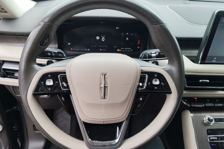 Used Lincoln Aviator 2020 3.0T V6 All-Wheel-Drive Premium Edition Steering Wheel