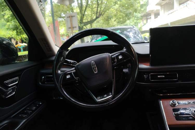 Used Lincoln Aviator 2020 3.0T V6 Four-Wheel Drive Premium Edition Steering Wheel
