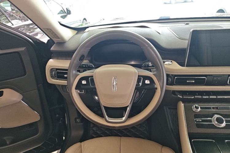 Used Lincoln Aviator 2020 3.0T V6 All-Wheel-Drive Premium Edition Steering Wheel