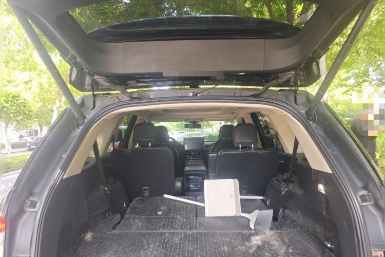 Used Lincoln Aviator 2020 3.0T V6 All-Wheel Drive Executive Version Trunk
