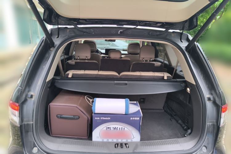 Used Lincoln Aviator 2020 3.0T V6 All-Wheel-Drive Premium Edition Trunk