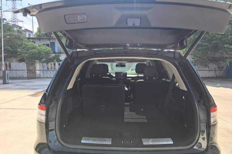 Used Lincoln Aviator 2020 3.0T V6 Four-Wheel Drive Premium Edition Trunk