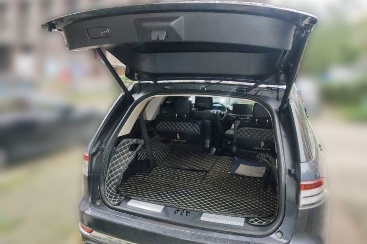 Used Lincoln Aviator 2020 3.0T V6 Four-Wheel Drive Premium Edition Trunk