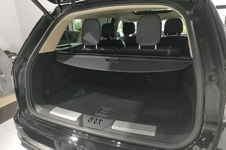 Used Lincoln Aviator 2020 3.0T V6 Four-Wheel Drive Premium Edition Trunk