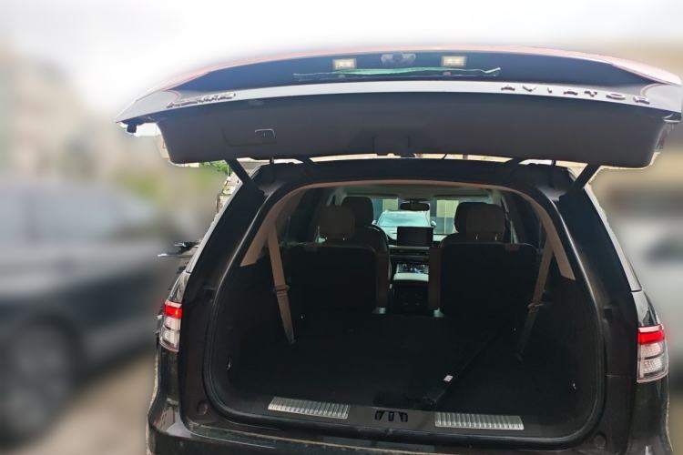 Used Lincoln Aviator 2020 3.0T V6 Four-Wheel Drive Premium Edition Trunk