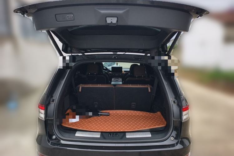 Used Lincoln Aviator 2020 3.0T V6 All-Wheel Drive Executive Version Trunk