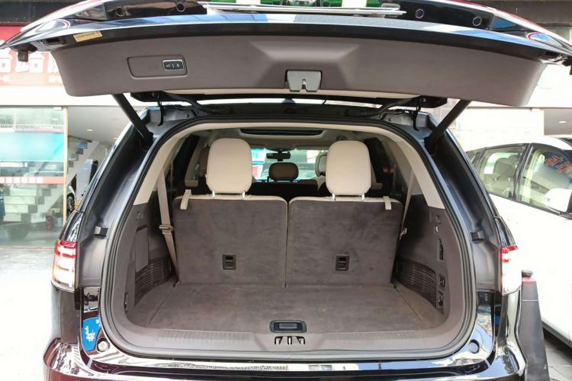 Used Lincoln Aviator 2020 3.0T V6 All-Wheel-Drive Premium Edition Trunk