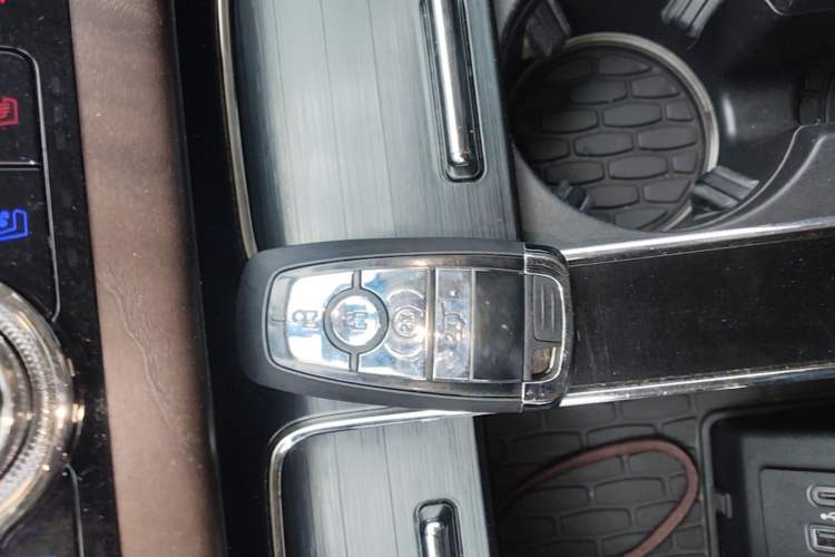 Used Lincoln Aviator 2020 3.0T V6 All-Wheel-Drive Premium Edition Vehicle Key