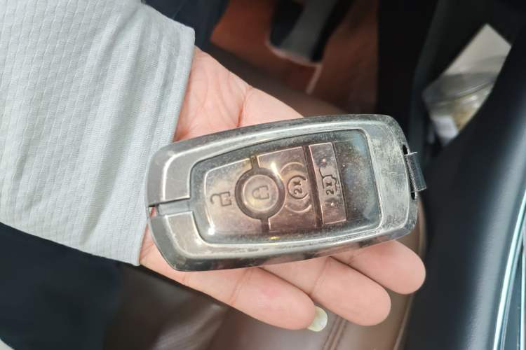 Used Lincoln Aviator 2020 3.0T V6 All-Wheel Drive Executive Version Vehicle Key