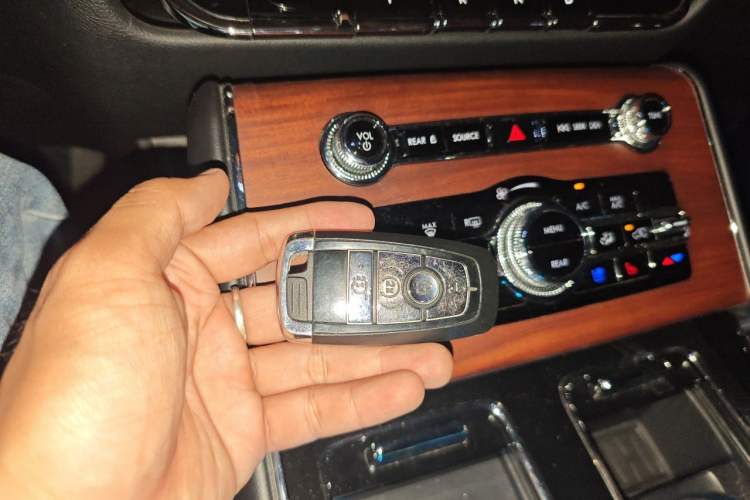 Used Lincoln Aviator 2020 3.0T V6 Four-Wheel Drive Zunya Edition Vehicle Key