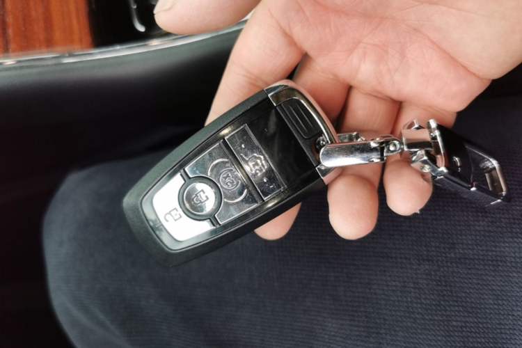 Used Lincoln Aviator 2020 3.0T V6 All-Wheel-Drive Luxury Edition Vehicle Key
