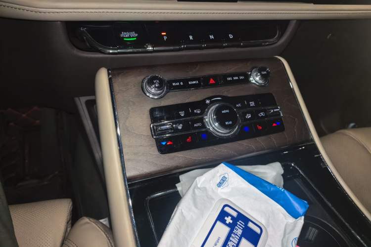 Used Lincoln Aviator 2020 3.0T V6 Four-Wheel Drive Zunya Edition Audio And AC Panel