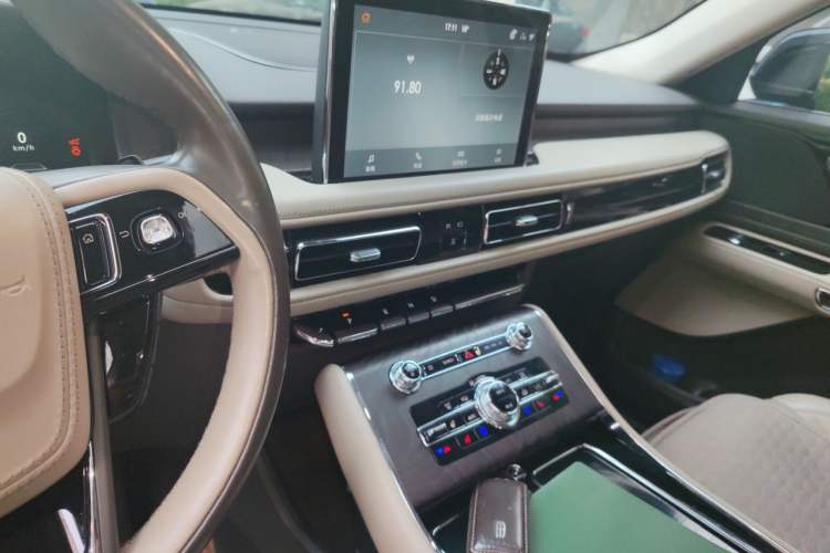 Used Lincoln Aviator 2020 3.0T V6 All-Wheel-Drive Premium Edition Audio And AC Panel