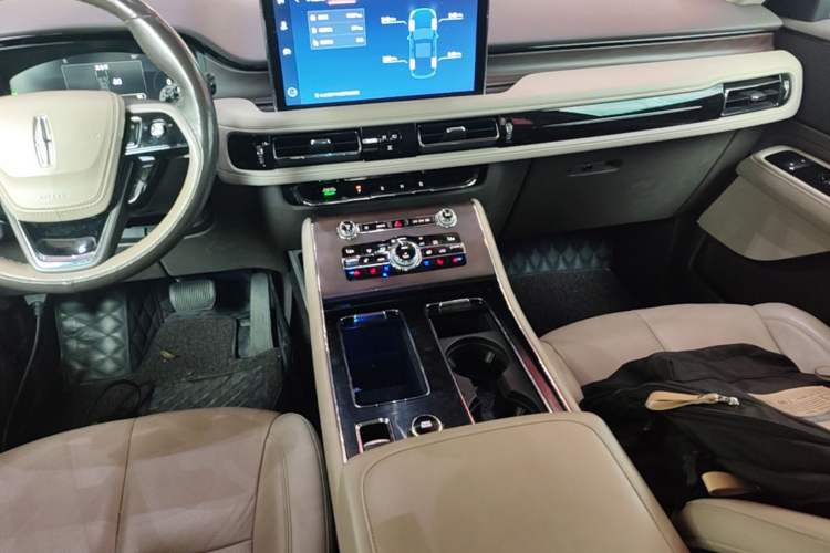 Used Lincoln Aviator 2020 3.0T V6 Four-Wheel Drive Premium Edition Audio And AC Panel