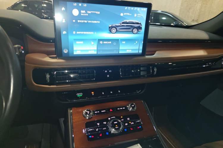 Used Lincoln Aviator 2020 3.0T V6 All-Wheel Drive Executive Version Audio And AC Panel
