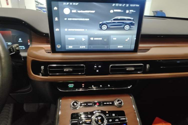 Used Lincoln Aviator 2020 3.0T V6 All-Wheel Drive Executive Version Audio And AC Panel