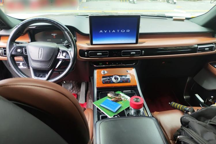 Used Lincoln Aviator 2020 3.0T V6 All-Wheel Drive Executive Version Center Console