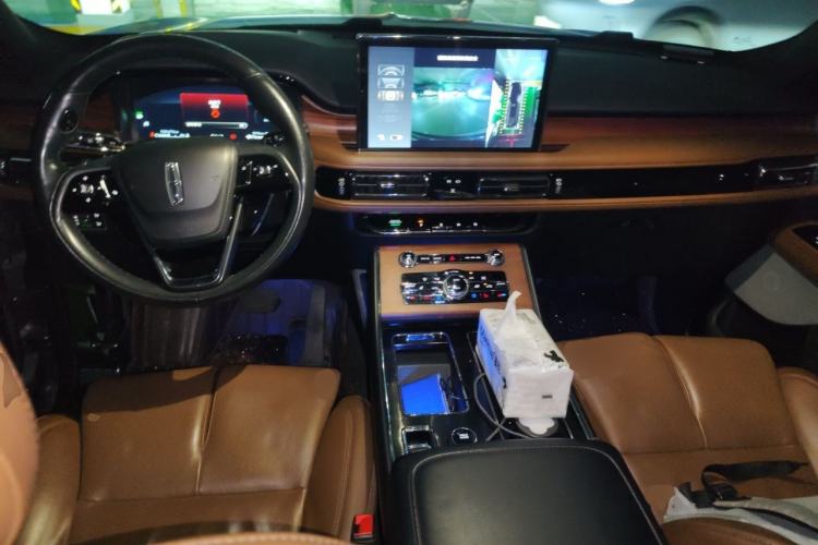 Used Lincoln Aviator 2020 3.0T V6 All-Wheel Drive Executive Version Center Console