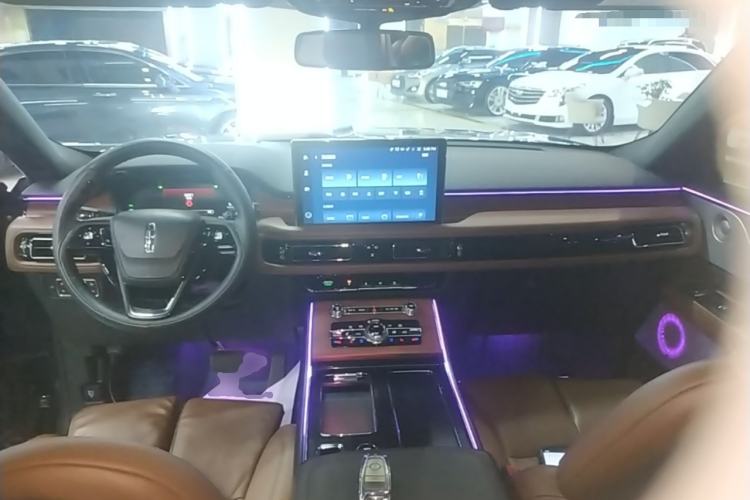 Used Lincoln Aviator 2020 3.0T V6 All-Wheel Drive Executive Version Center Console