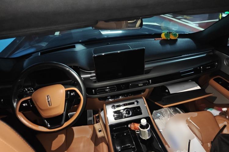Used Lincoln Aviator 2020 3.0T V6 Four-Wheel Drive Presidential Edition Center Console