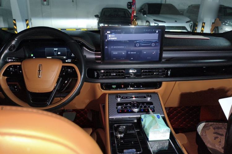 Used Lincoln Aviator 2020 3.0T V6 Four-Wheel Drive Presidential Edition Center Console