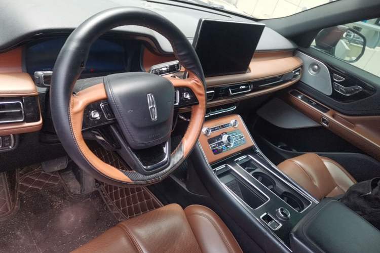 Used Lincoln Aviator 2020 3.0T V6 All-Wheel Drive Executive Version Center Console