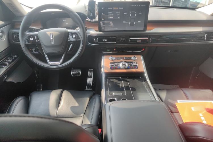 Used Lincoln Aviator 2020 3.0T V6 All-Wheel Drive Executive Version Center Console