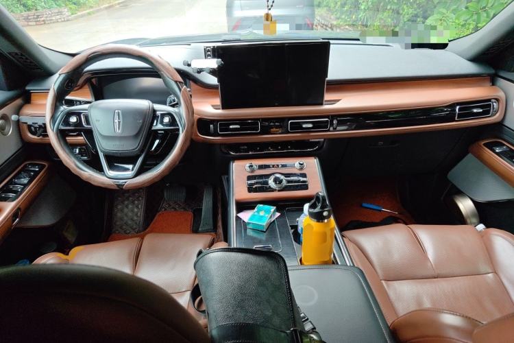 Used Lincoln Aviator 2020 3.0T V6 All-Wheel Drive Executive Version Center Console