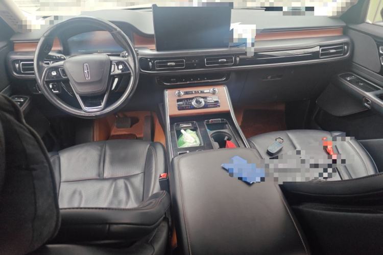 Used Lincoln Aviator 2020 3.0T V6 Four-Wheel Drive Premium Edition Center Console