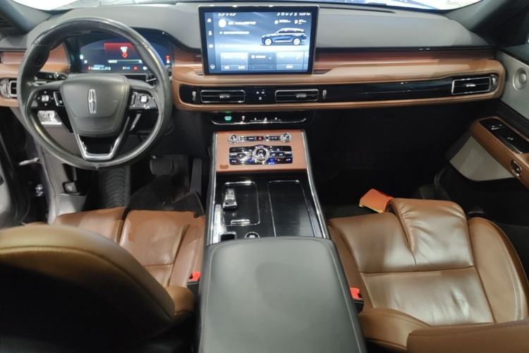 Used Lincoln Aviator 2020 3.0T V6 All-Wheel Drive Executive Version Center Console