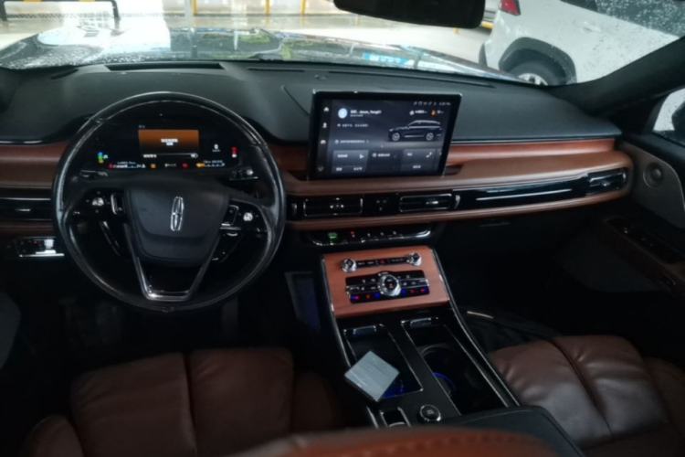 Used Lincoln Aviator 2020 3.0T V6 All-Wheel Drive Executive Version Center Console