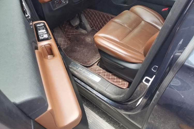 Used Lincoln Aviator 2020 3.0T V6 All-Wheel Drive Executive Version Driver Seat