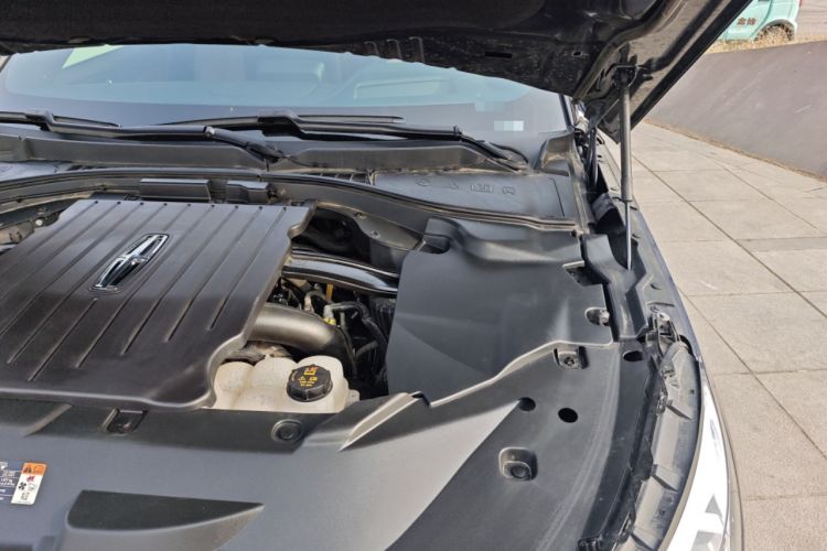Used Lincoln Aviator 2020 3.0T V6 All-Wheel Drive Executive Version Engine Bay Left