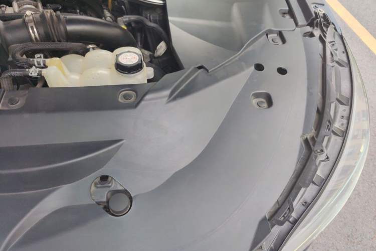 Used Lincoln Aviator 2020 3.0T V6 All-Wheel-Drive Premium Edition Engine Bay Left