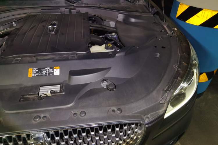 Used Lincoln Aviator 2020 3.0T V6 All-Wheel Drive Executive Version Engine Bay Left