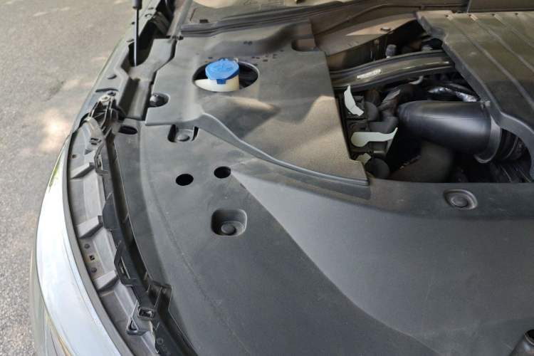 Used Lincoln Aviator 2020 3.0T V6 Four-Wheel Drive Premium Edition Engine Bay Right
