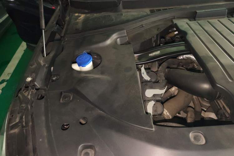 Used Lincoln Aviator 2020 3.0T V6 All-Wheel Drive Executive Version Engine Bay Right