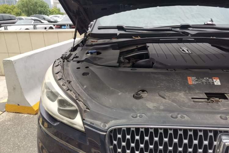Used Lincoln Aviator 2020 3.0T V6 All-Wheel Drive Executive Version Engine Bay Right