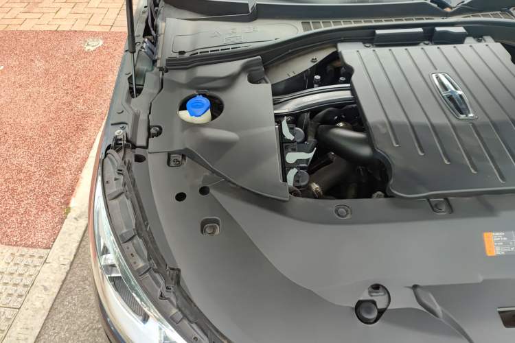 Used Lincoln Aviator 2020 3.0T V6 All-Wheel Drive Executive Version Engine Bay Right