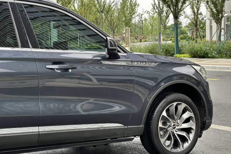 Used Lincoln Aviator 2020 3.0T V6 All-Wheel Drive Executive Version Exterior 5
