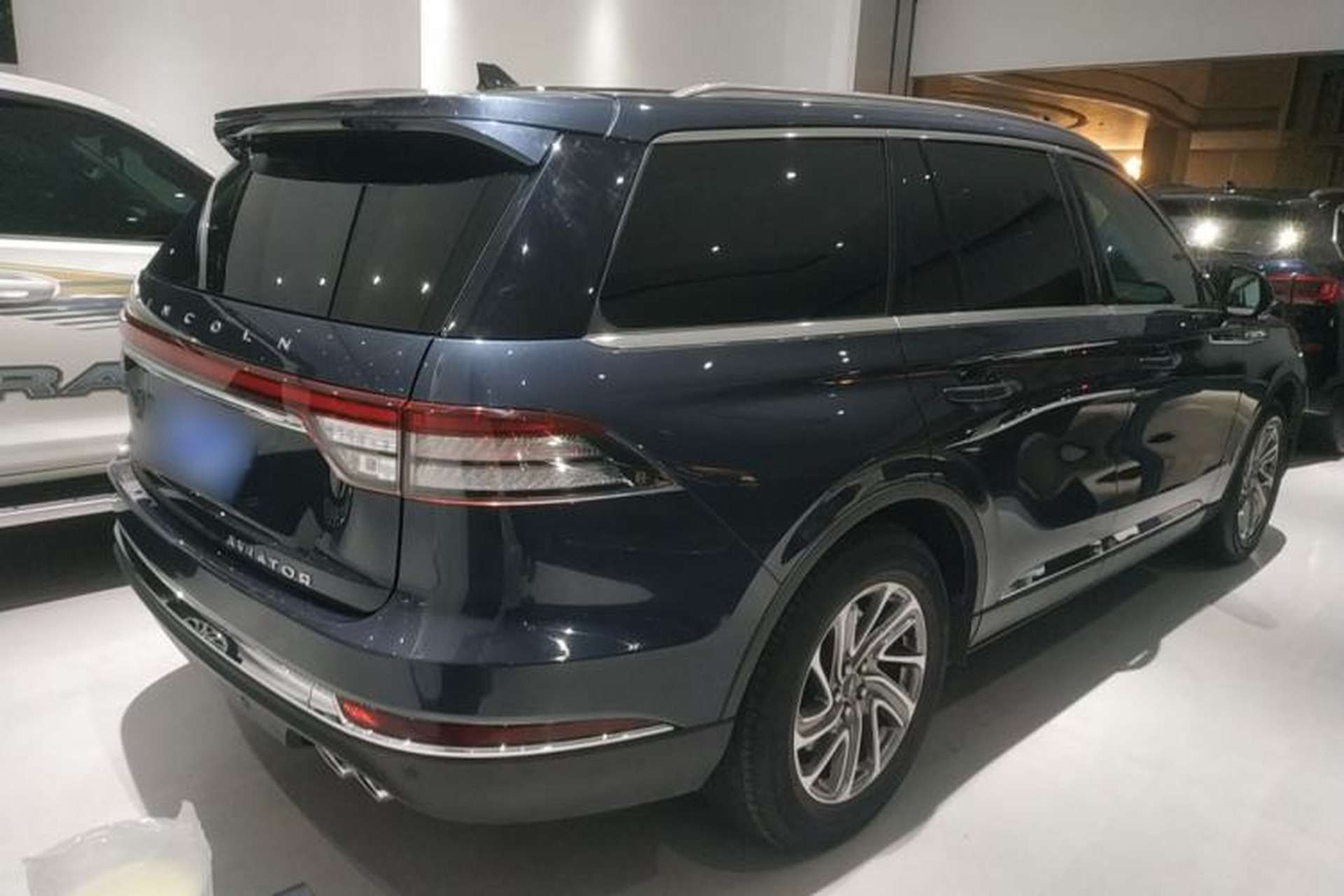 Used Lincoln Aviator 2020 3.0T V6 Four-Wheel Drive Premium Edition Exterior 5